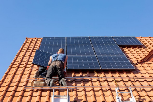 Photovoltaik, Photovoltaikanlagen installieren, Li